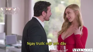 Một người mẫu siêu xinh đẹp được một gã đàn ông giàu có đưa đến một khách sạn cao cấp và quan hệ tình dục điên cuồng ngay trước cửa sổ của một tòa nhà cao tầng. Họ quan hệ tình dục từ ngày đến đêm và cuối cùng quan hệ tình dục qua đường hậu môn theo nhiều cách...