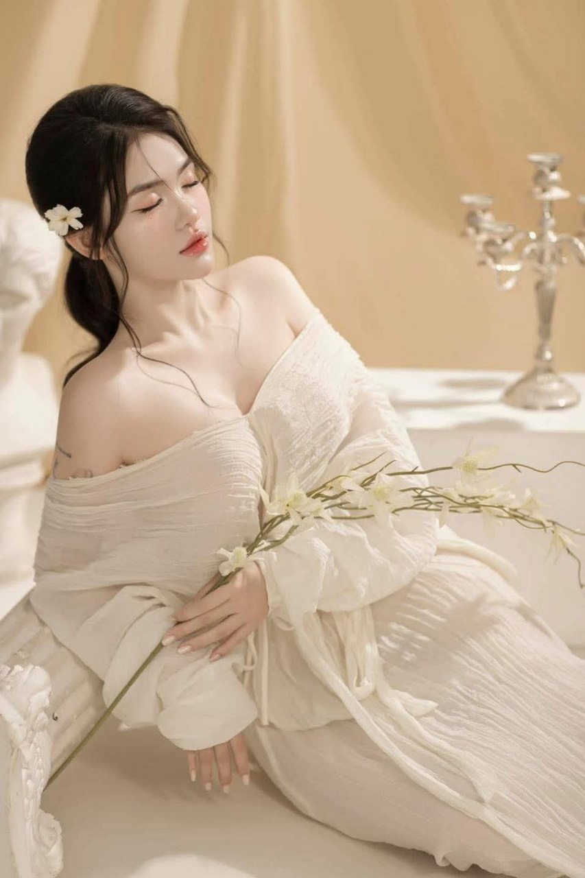 Chớp cơ hội húp lồn ngay người yêu bạn thân
